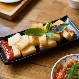 fried radish cakes at Wang Tea House in Hualien