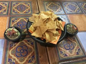 Guacamole e nachos  at Taco y Tequilla in Faro