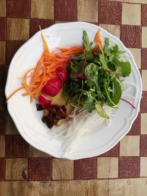 Hummu salad at Plevel in Prague