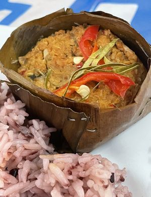 Another Sunday speciality, Hor Mok! Apparently a National Dish of Cambodia but very popular in Thailand too, it was really quite special to get a Vegan version 🙏🏻☺️   at Ching Sin Vegan Restaurant in Hat Yai