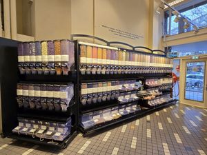 Nuts, seeds etc in bulk at Gimsel - De Groene Passage in Rotterdam