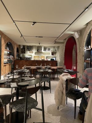 Fantástico 🤩   at roots in Porto