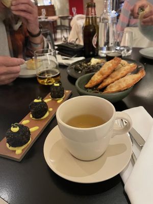 Mushrooms truffle 🍄 + pastel de palmito 😋   at roots in Porto
