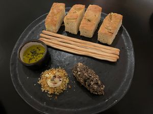 Bread plate starter  at roots in Porto