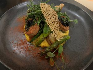 Vieiras and okra  at roots in Porto