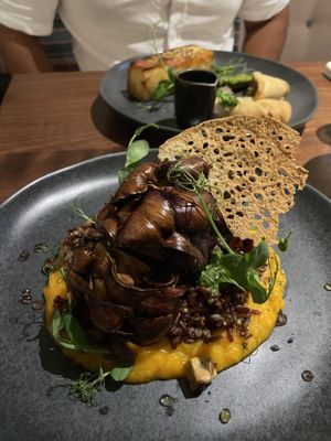 Artichoke with pumpkin puree   at roots in Porto