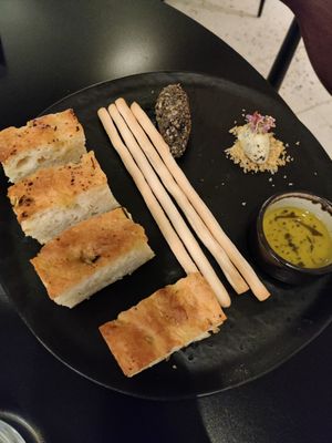 Couvert at roots in Porto