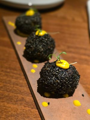 Truffled mushrooms at roots in Porto