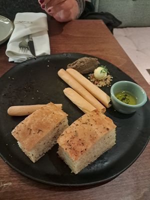 Focaccia and Grissini at roots in Porto