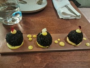 Mushroom Truffles at roots in Porto