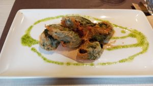 Espinaca en tempura at El Palaciu Pintu in Cangas De Onis