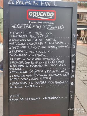 full veggie/vegan menu, great stuff. particularly enjoyed the Tortos de Maiz at El Palaciu Pintu in Cangas De Onis