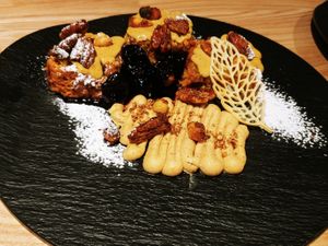 Cake of the day (with peanut butter cream sauce and prunes) at Monk's Butcher - Dosan in Seoul