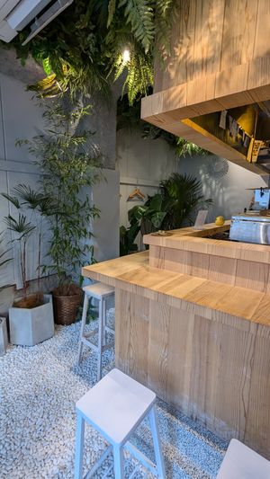 🌴 at Earthful Cafe Tokyo in Tokyo