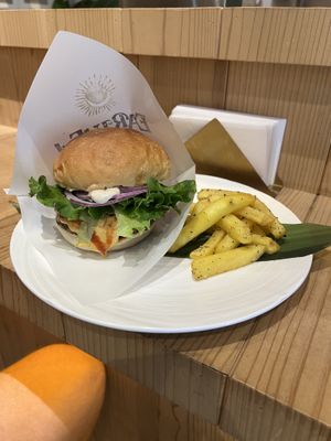   at Earthful Cafe Tokyo in Tokyo