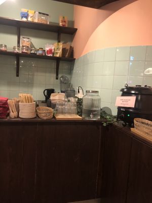 Inside   at Hawaii Poke - Humlegårdsgatan in Stockholm