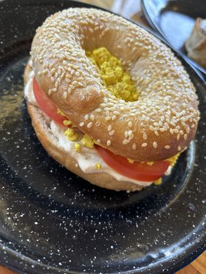 Bagel con tomate y tofu   at Casa II in Buenos Aires