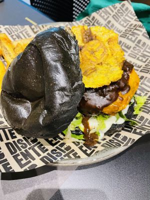 Black burger  at Disidente Restaurante Vegetariano in Valencia