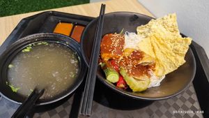6pc + Beehoon dry YTF at Kale by KangSu - Midpoint Orchard - 康素 in Central Singapore