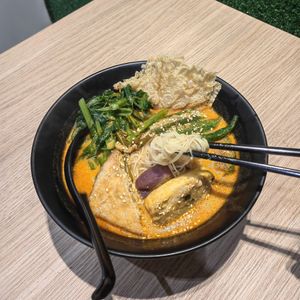 Yong tau fu in tasty soupy curry with just the right level of spiciness for me.

I had it with beehoon (vermicelli).  Can be had with yellow noodles or brown rice too. at Kale by KangSu - Midpoint Orchard - 康素 in Central Singapore