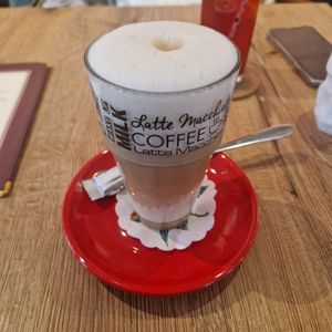 vegan latte macchiato at Fifty Fifty in Zofingen