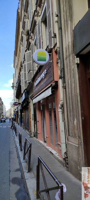 Logo Facade at Les Tontons Veg - Paradis in Paris