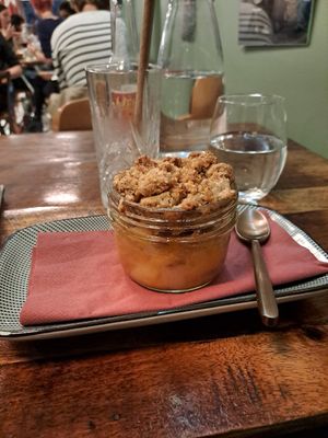Fruit crumble at Les Tontons Veg - Paradis in Paris