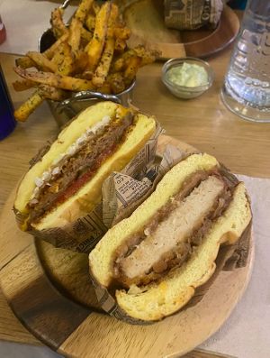   at Les Tontons Veg - Paradis in Paris