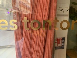 Front doorr  at Les Tontons Veg - Paradis in Paris