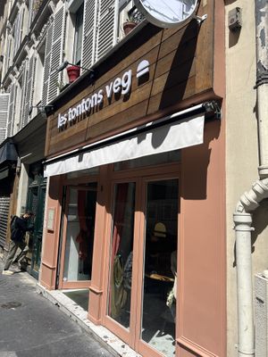 Les Tontons Veg  at Les Tontons Veg - Paradis in Paris