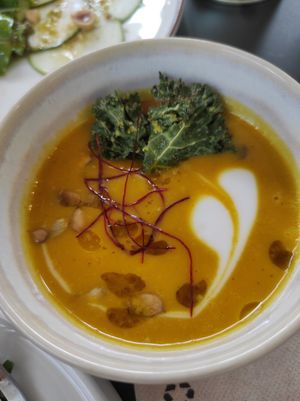 Crema de calabaza al curry con yogur de coco at Tejemaneje in Murcia