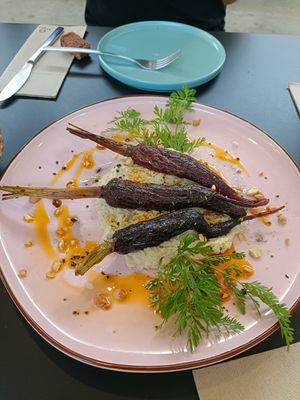 Ensalada de zanahorias asadas at Tejemaneje in Murcia