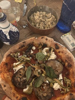 vegan pizza (pasta is vegetarian)   at Circolo Popolare  in London