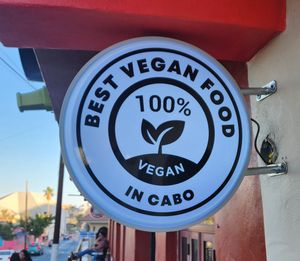 100% Vegan Sign at Marcello's Plant Based Pizza in Cabo San Lucas