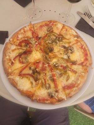 Pizza vegan at Mulligan's Beer in Murcia
