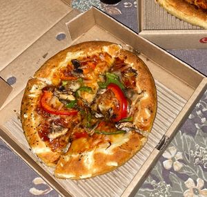 pizza barbecue vegan individual com massa pan at Pizza Hut in Torres Novas