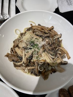   at dahlia dining - 달리아 다이닝 in Seoul