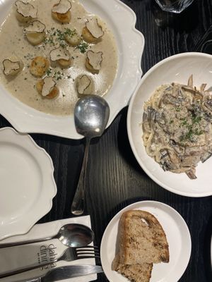 Truffle gnocchi was okay but the mushroom spaghetti was really goodd  at dahlia dining - 달리아 다이닝 in Seoul