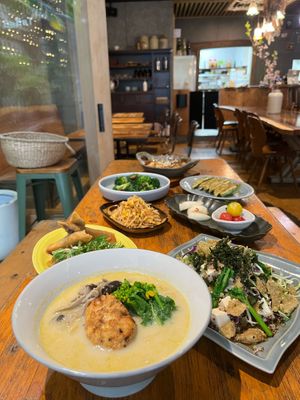 These are all vegan dishes! Small plates to start and finish with hearty Vegan Ramen : ) 
We have few more options, too! at Everybody's Table in Yokohama