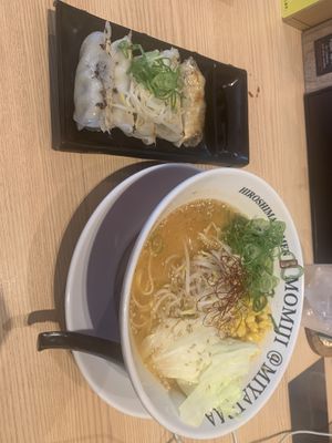   at Hiroshima Ramen Momiji Miyajima-guchi Shop - 広島ラーメン 椛 宮島口本店 in Hatsukaichi