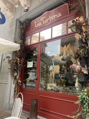 Outside and inside seating available   at La Torteria Biella in Biella