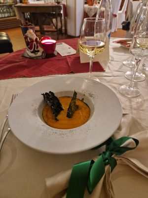 Vellutata di zucca con chips di cavolo nero #Veganuary at La Casupola in Bosisio Parini