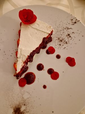 Semifreddo vegan con topping di fragole #Veganuary at La Casupola in Bosisio Parini