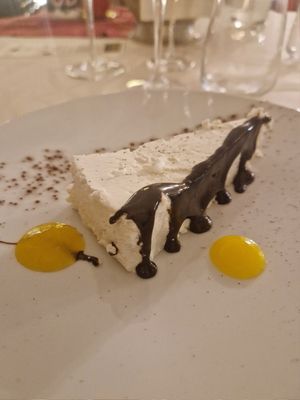 Semifreddo vegan con topping al cioccolato #Veganuary at La Casupola in Bosisio Parini