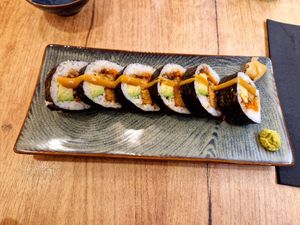 Futomakis de tempeh, alvocat, pastanaga i salsa de cacauet at Taverna Japonesa Ikigai in Sabadell