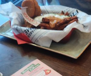 Sweet potato fries with vegan croquettes/nuggets at Cafe Extrablatt in Leverkusen