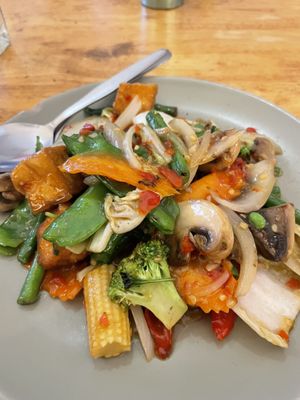 Chilli veggies - new menu unfortunately got rid of lots of vegan ones. Was great flavour though  #Veganuary at DoDee Paidang  in Haymarket