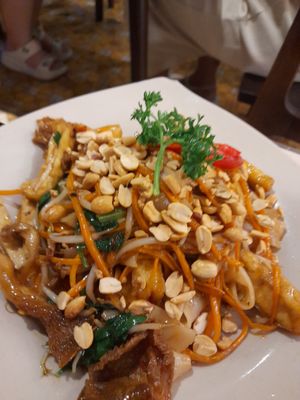 Vegan pad Thai at Lẩu Chay & Coffee Nhà Nát in Ho Chi Minh City