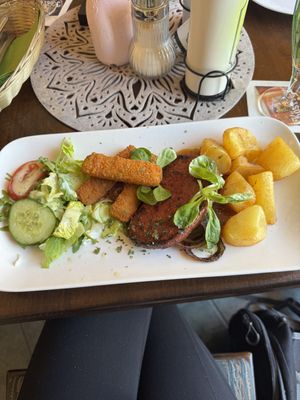 Veganes Steak mit Salzkartoffeln  at Strubel's Gasthaus & Pension in Luebbenau