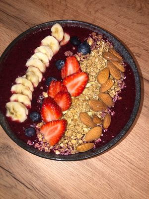 Happy Berry Smoothie Bowl  at Café Glücksmomentum in Siegburg
